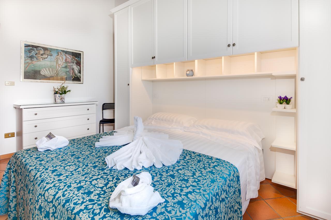 Hotel Villa Laura Rimini Exterior photo